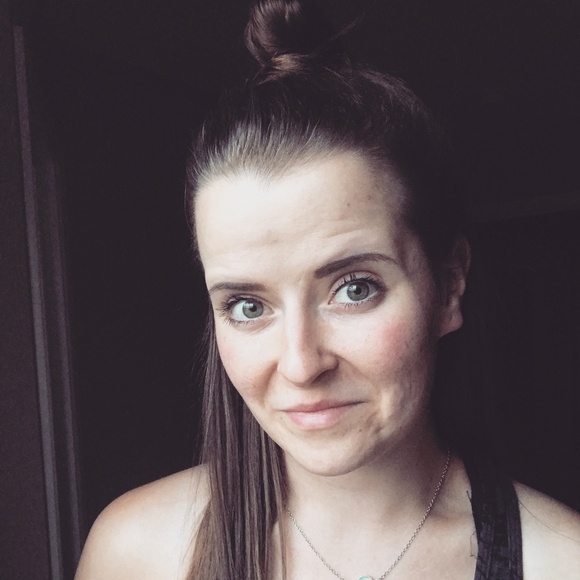 Meet your seller! 🎀 - Picture 1 of 5